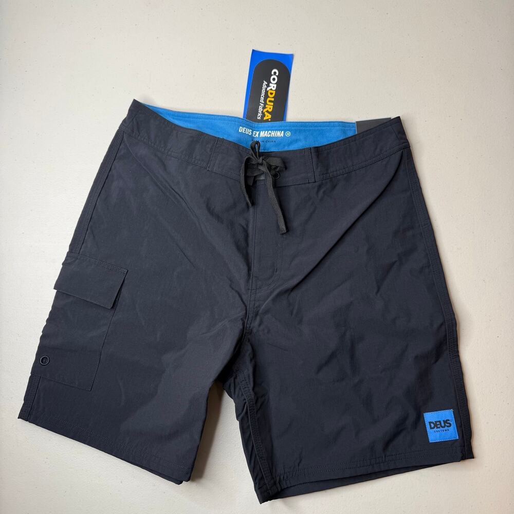 NWT Deus Ex Machina Pocket Boardshort Black Cordura Size 30